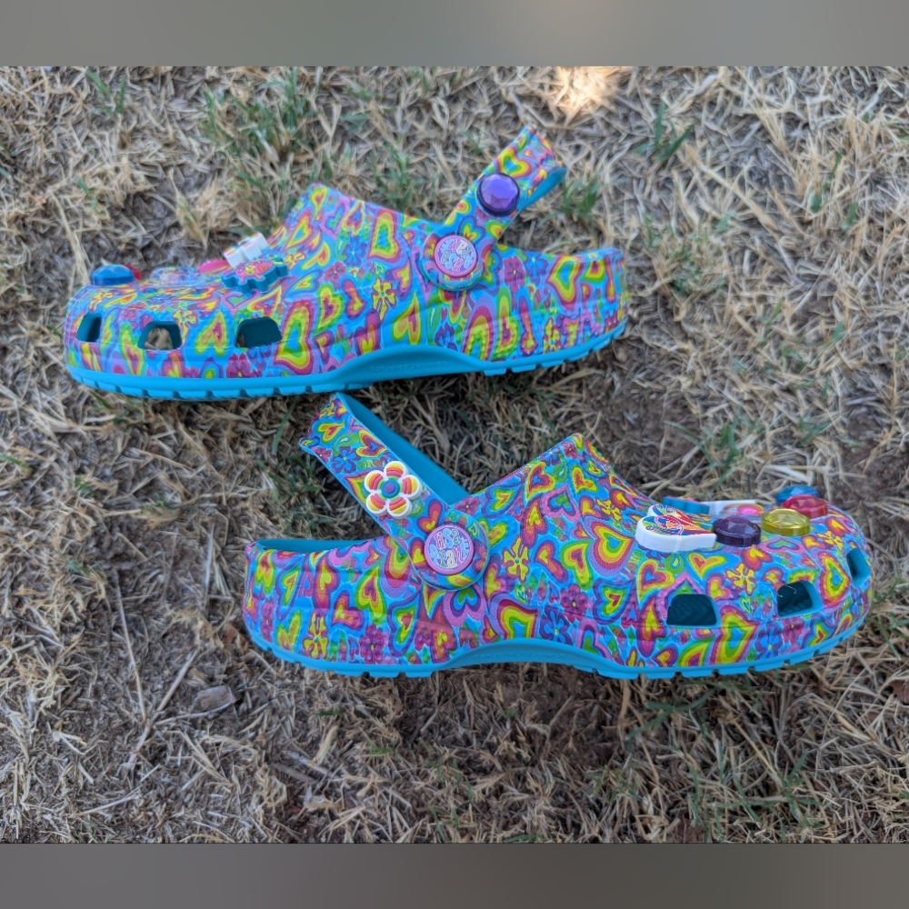 Crocs x Lisa Frank Classic Clogs J3 Women’s 5 207737-4SM Retired Limited Pair - Picture 3 of 15